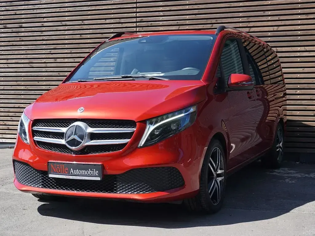 Gebraucht Mercedes V220 AMG 163 PS (119 kW) 2024 Rot Van / Kleinbus