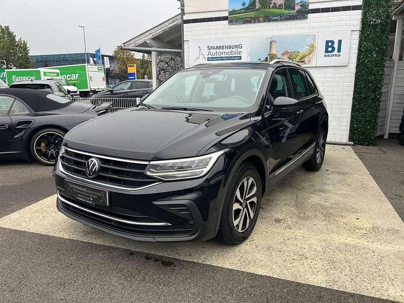 Schwarz Gebraucht 2022 VW Tiguan Active SUV | 25.999 € (Guter Preis) - Bild 1/4
