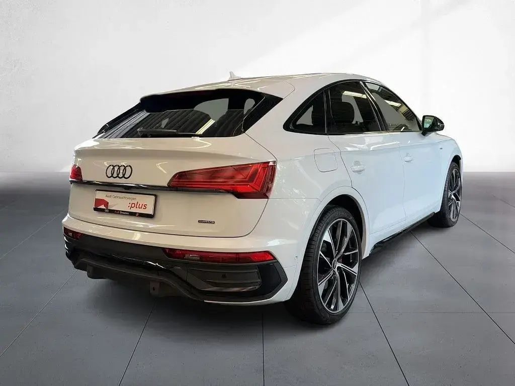 Gebraucht Audi Q5 Sportback Business 204 PS (150 kW) 2024 Gletscherweiß metallic SUV