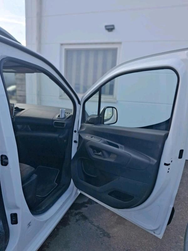 Gebraucht Opel Combo 131 PS (96 kW) 2019 Weiß Van / Kleinbus