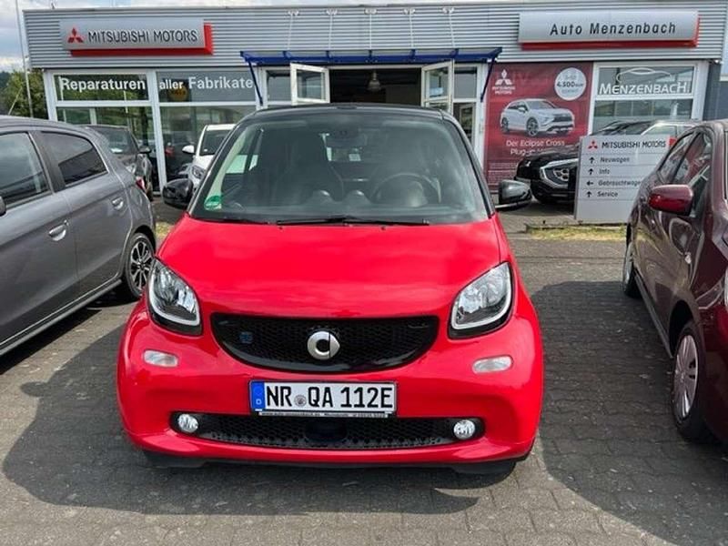 Black/red Gebraucht 2019 Smart ForTwo Electric Drive Cabrio | 10.990 € (Fairer Preis) - Bild 1/4