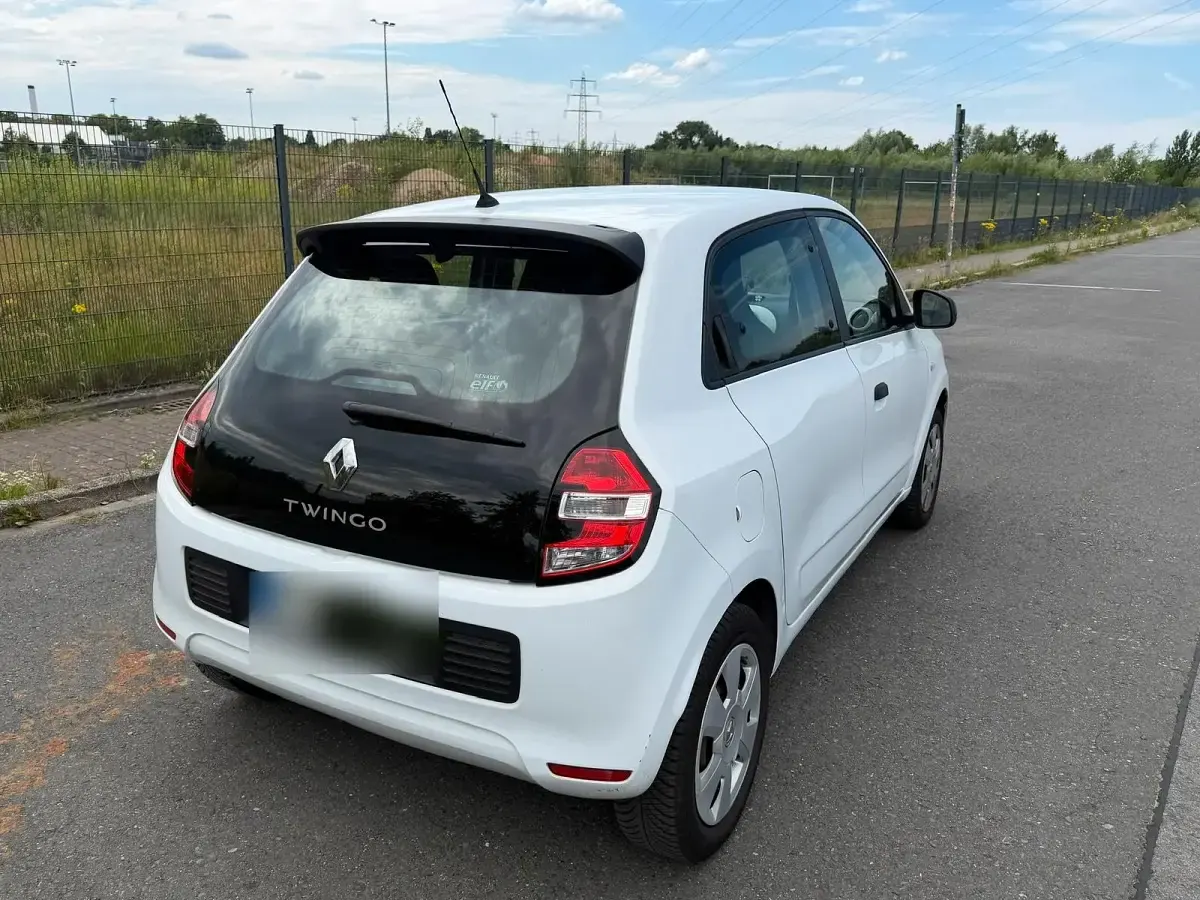 Gebraucht Renault Twingo Life 69 PS (50 kW) 2016 Weiß Kleinwagen