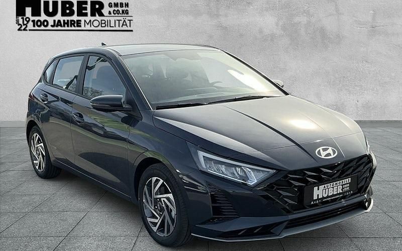 Neu Hyundai i20 Trend 100 PS (73 kW) 2025 Grau Limousine