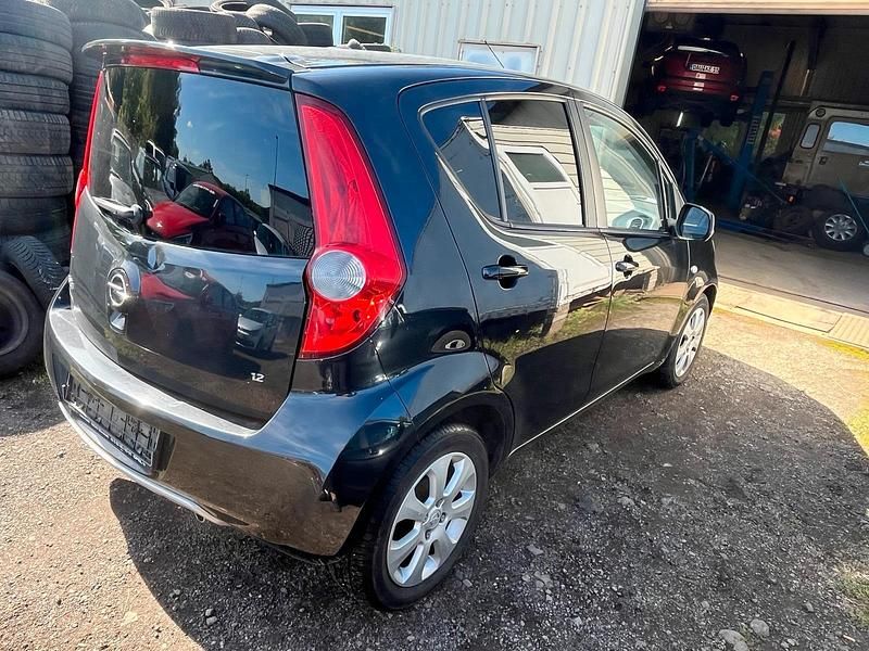 Gebraucht Opel Agila 86 PS (63 kW) 2008 Schwarz Kleinwagen