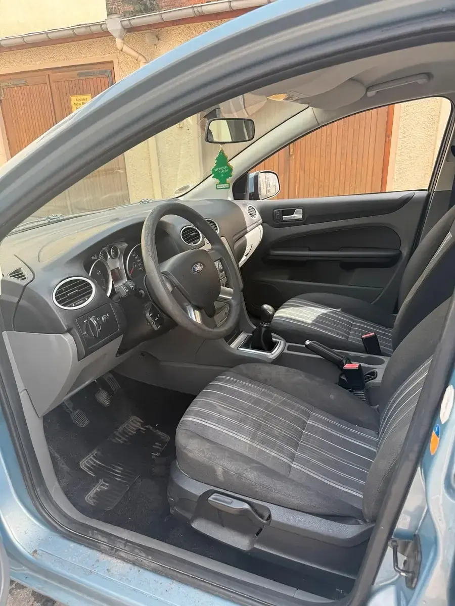 Używany Ford Focus 80 KM (58 kW) 2008 Niebieski Hatchback