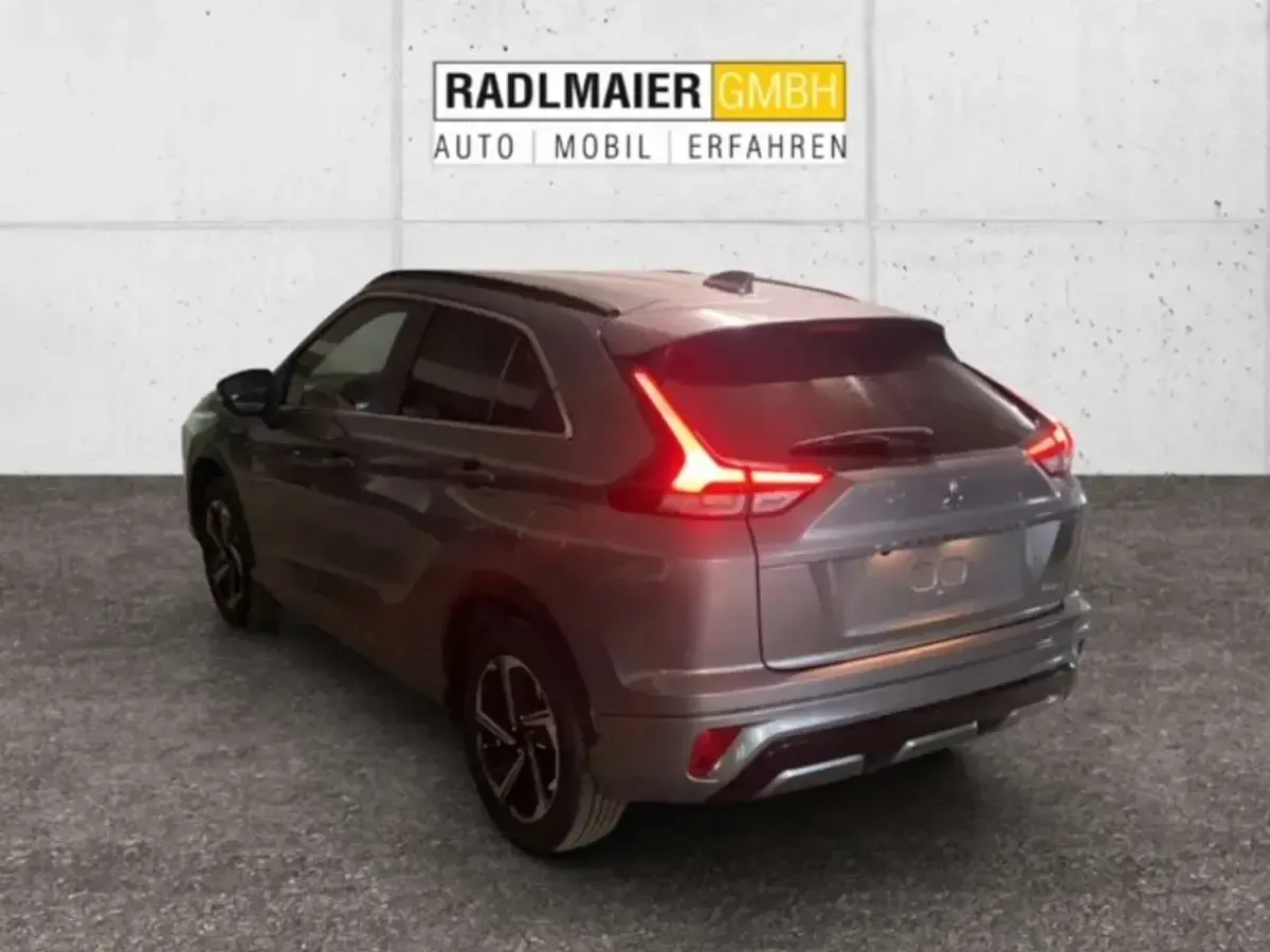 Second-hand Mitsubishi Eclipse Cross Select 98 CP (72 kW) 2024 Gri SUV