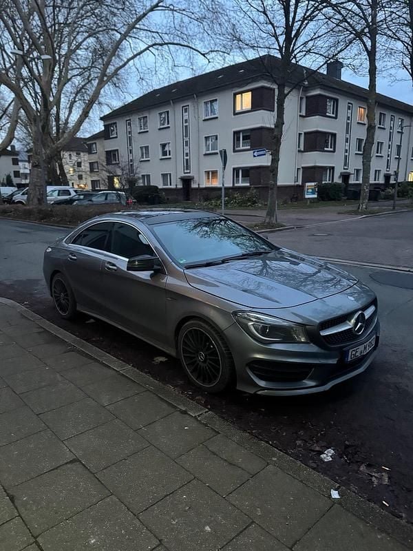 Grau Gebraucht 2016 Mercedes CLA250 AMG Limousine | 15.499 € (Superpreis) - Bild 1/4
