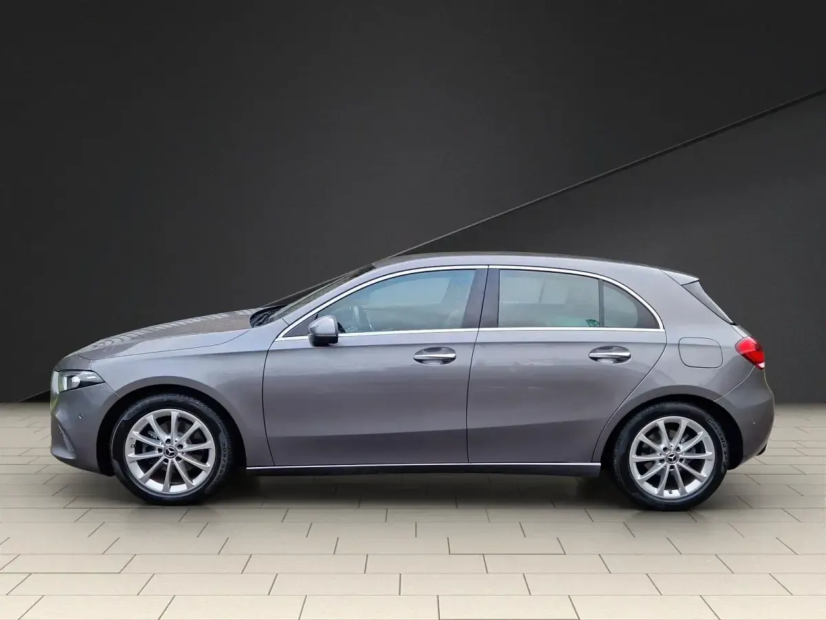 Gebraucht Mercedes A180 116 PS (85 kW) 2018 Limousine