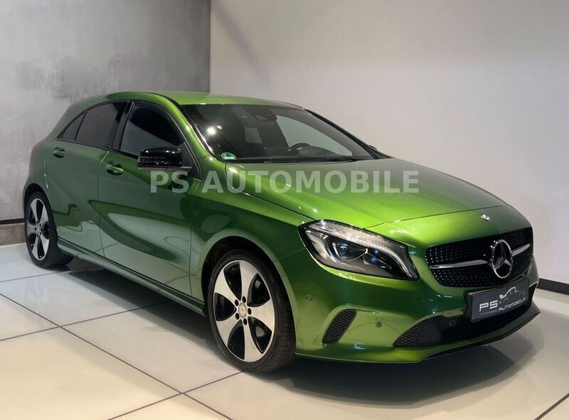 Grün Gebraucht 2017 Mercedes A200 Urban Limousine | 14.898 € (Fairer Preis) - Bild 1/4