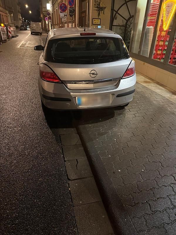 Gebraucht Opel Astra 105 PS (77 kW) 2005 Grau Kleinwagen