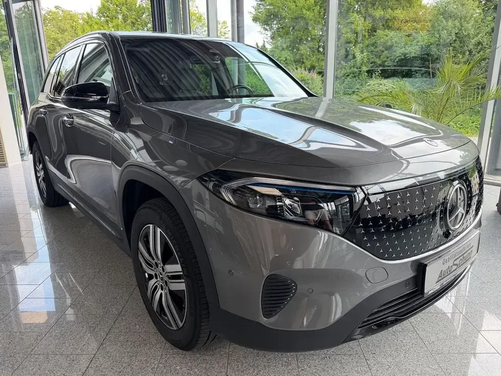 Gebraucht Mercedes EQB300 167 kW (228 PS) 2025 Grau SUV