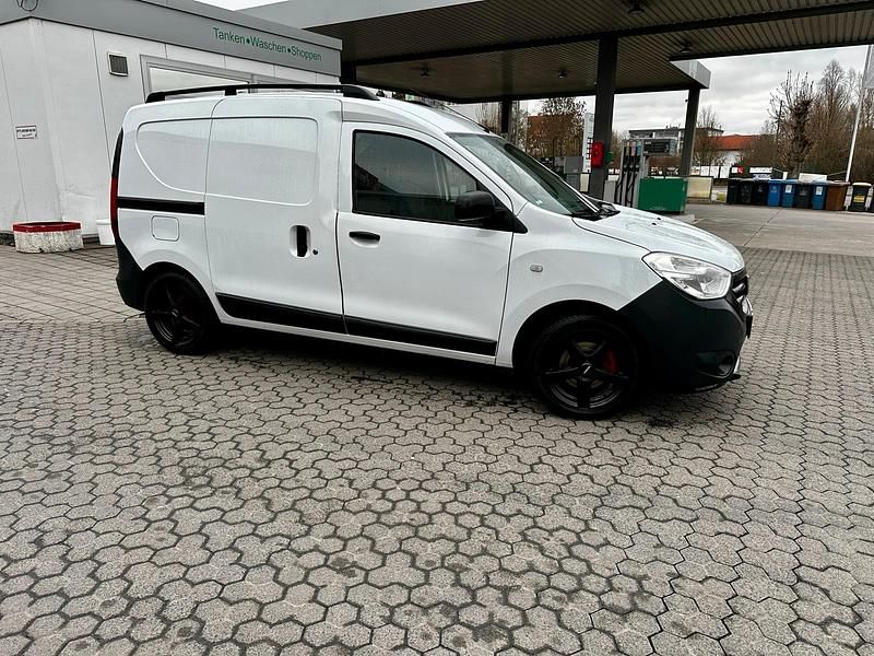 Gebraucht Dacia Dokker 105 PS (77 kW) 2016 Weiß Van / Kleinbus