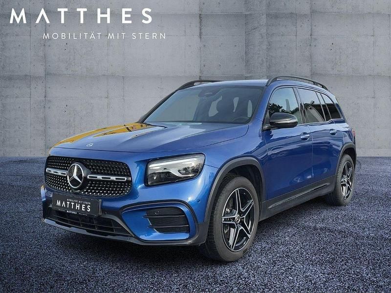 Blau Gebraucht 2025 Mercedes GLB200 AMG SUV | 46.878 € (Etwas zu teuer) - Bild 1/4