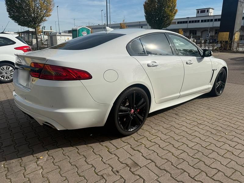 Gebraucht Jaguar XF S 275 PS (202 kW) 2015 Weiß Limousine