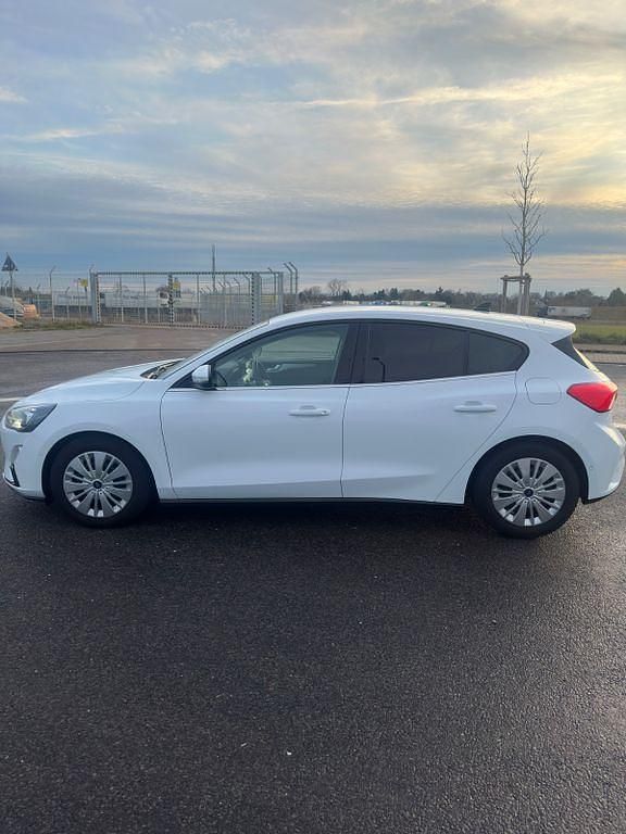 Gebraucht Ford Focus Active X 120 PS (88 kW) 2020 Weiß Limousine