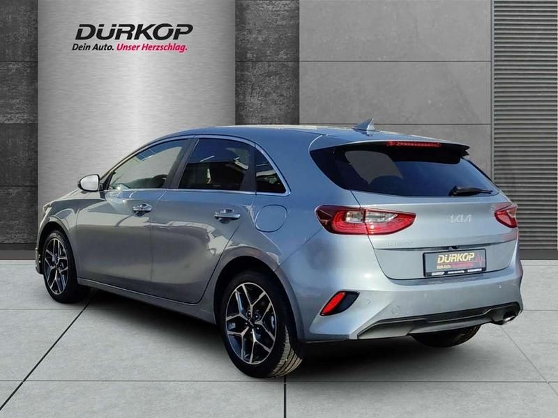 Neu Kia Ceed Style 140 PS (102 kW) 2025 Lunarsilber met. Kleinwagen