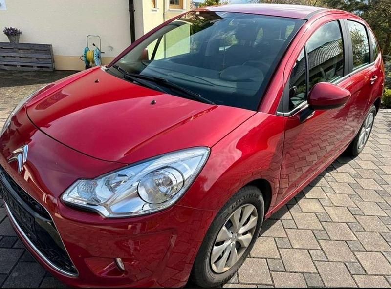 Rot Gebraucht 2011 Citroën C3 Tendance Kleinwagen | 2.650 € (Fairer Preis) - Bild 1/4