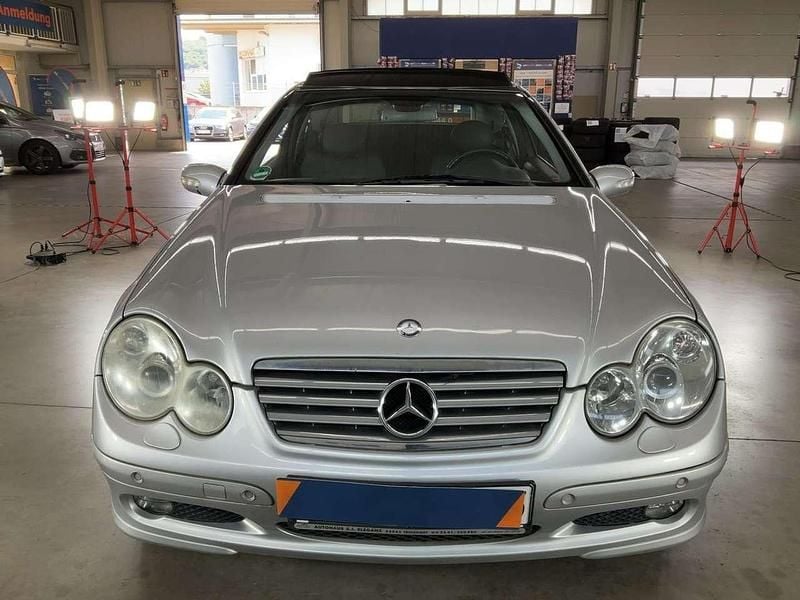 Gebraucht Mercedes C320 218 PS (160 kW) 2004 Brillantsilber Coupé