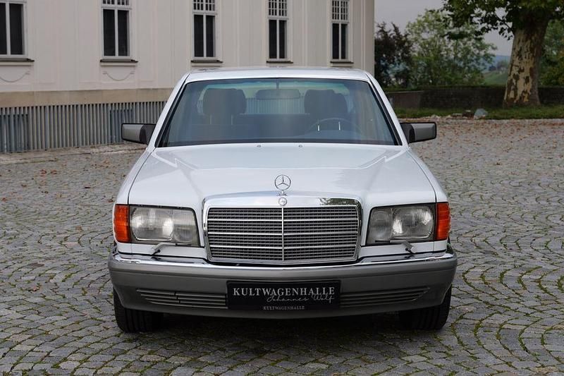 Gebraucht Mercedes 560 242 PS (177 kW) 1987 Weiß Limousine