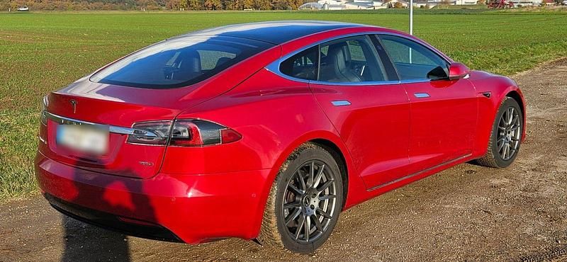 Gebraucht Tesla Model S 314 kW (428 PS) 2017 Rot Kleinwagen