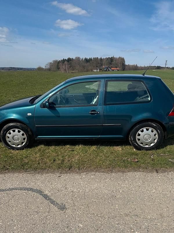 Gebraucht VW Golf IV 75 PS (55 kW) 2002 Kleinwagen