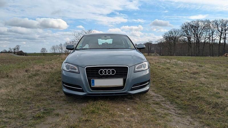 Gebraucht Audi A3 Ambiente 125 PS (91 kW) 2011 Blau Kleinwagen