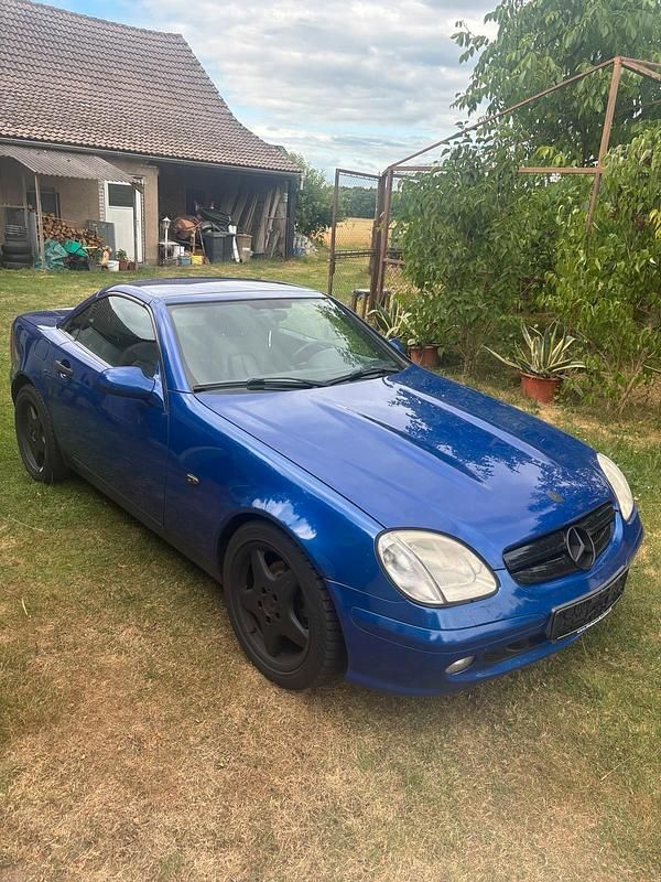Blau Gebraucht 1999 Mercedes SLK200 Cabrio | 2.100 € - Bild 1/4