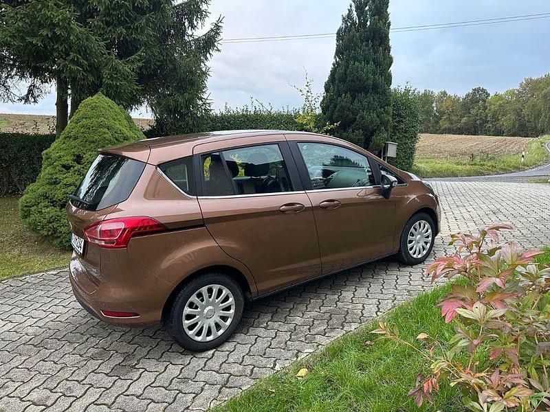 Braun Gebraucht 2014 Ford B-MAX Titanium Van / Kleinbus | 7.500 € (Guter Preis) - Bild 1/4