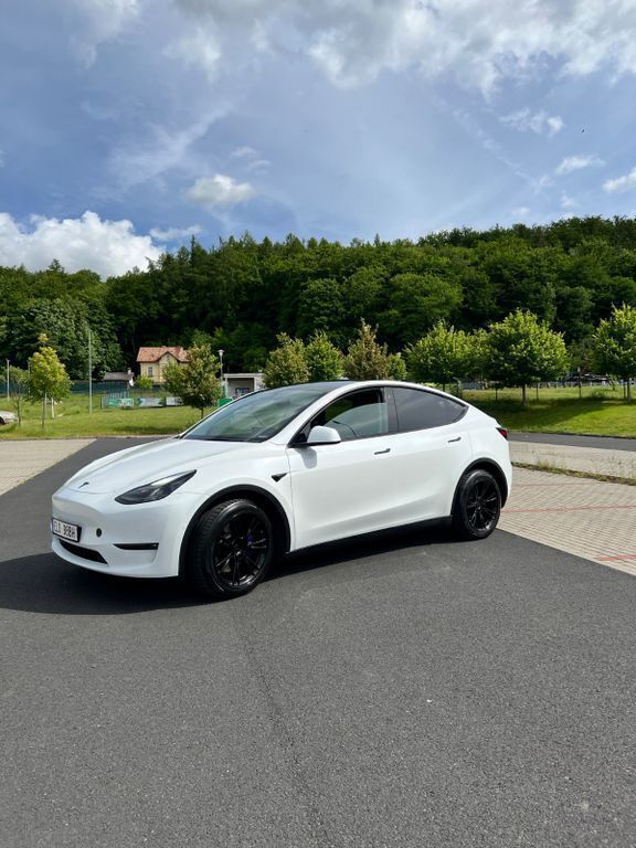 Weiß Gebraucht 2022 Tesla Model Y Long Range SUV | 33.690 € (Fairer Preis) - Bild 1/4