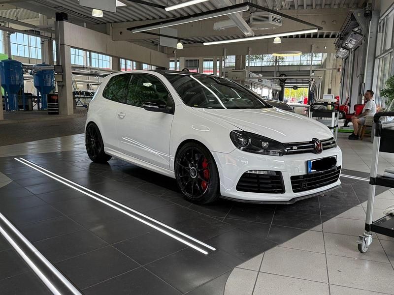 Weiß Gebraucht 2010 VW Golf VI R Limousine | 35.900 € - Bild 1/4