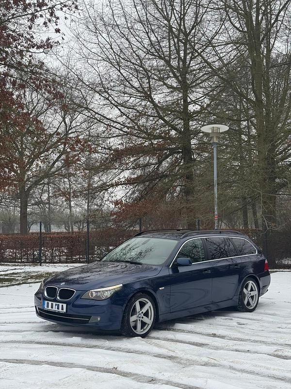 Gebraucht BMW 520 177 PS (130 kW) 2007 Blau Kombi
