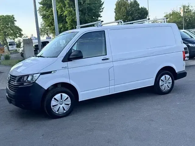 Gebraucht VW T6.1 110 PS (80 kW) 2021 Candyweiß Van