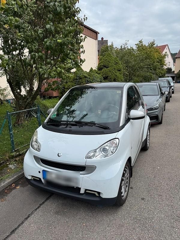 Weiß Gebraucht 2010 Smart ForTwo Coupé Kleinwagen | 3.498 € (Guter Preis) - Bild 1/4