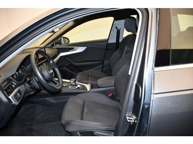 Gebraucht Audi A4 Sport 190 PS (139 kW) 2019 Monsungrau metallic Kombi