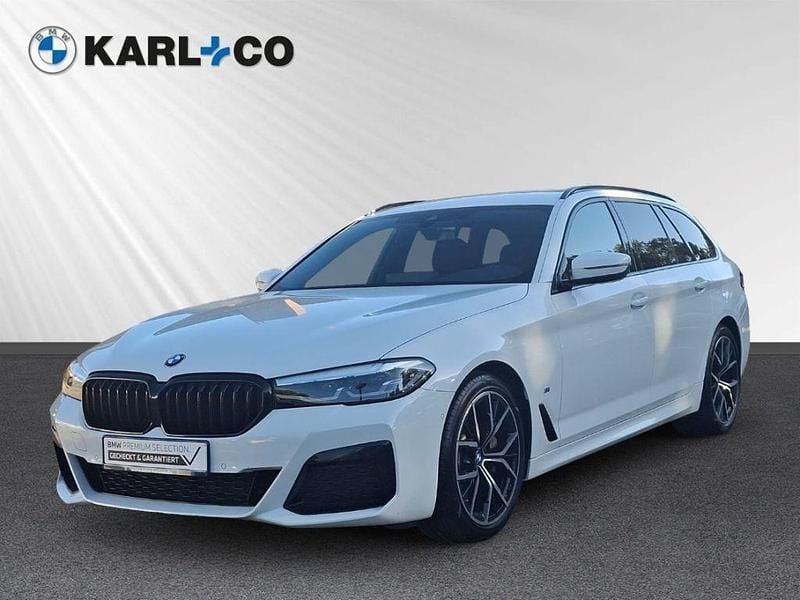 Weiss Gebraucht 2021 BMW 530 M Sport Kombi | 37.498 € (Fairer Preis) - Bild 1/4