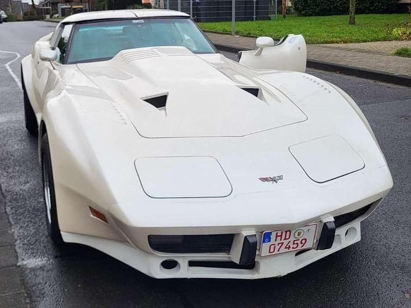 Weiß Gebraucht 1981 Chevrolet Corvette Stingray Coupé | 23.750 € - Bild 1/4