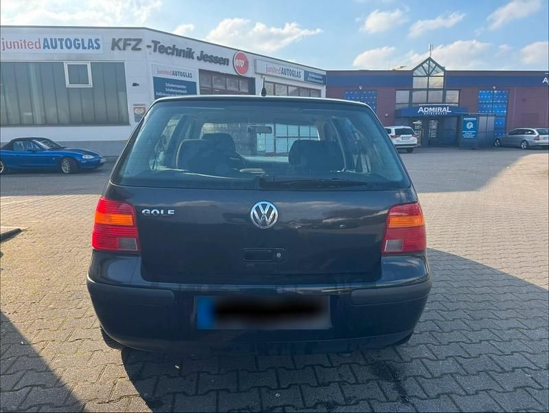 Gebraucht VW Golf IV 75 PS (55 kW) 2003 Schwarz Kleinwagen