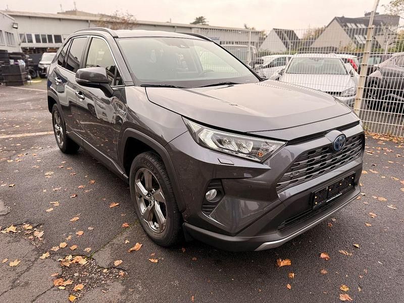 Gebraucht Toyota RAV4 Hybrid Club 218 PS (160 kW) 2019 Grau SUV
