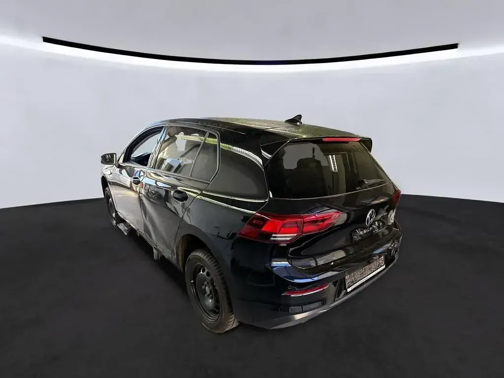 Gebraucht VW Golf VIII Life 150 PS (110 kW) 2023 Deep black perleffekt Limousine