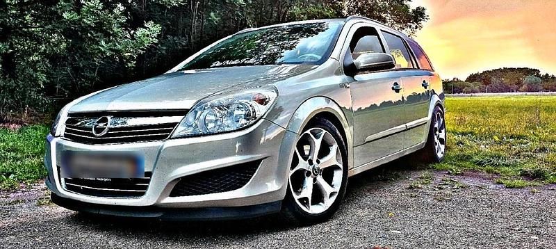 Gebraucht Opel Astra 90 PS (66 kW) 2007 Grau Kombi