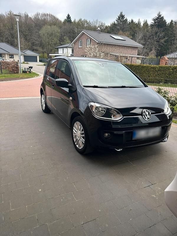 Second-hand VW up! 60 CP (44 kW) 2015 Negru Hatchback