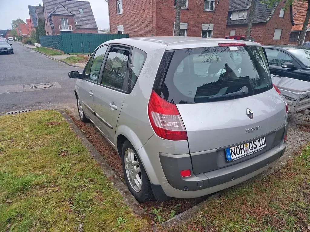 Gebraucht Renault Scénic II 135 PS (99 kW) 2005 Silber Van / Kleinbus