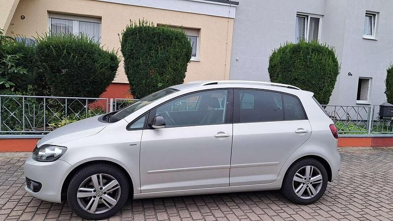 Silber Gebraucht 2012 VW Golf VI Trendline Limousine | 7.500 € (Etwas zu teuer) - Bild 1/4