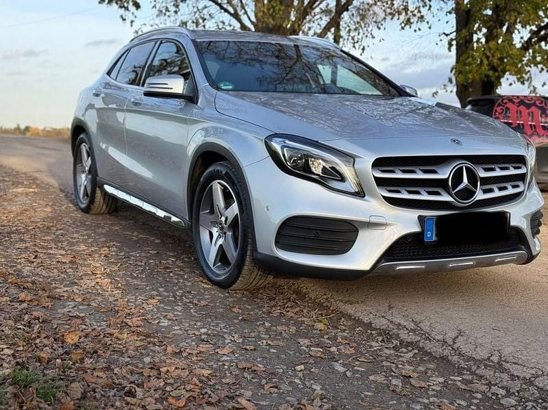 Gebraucht Mercedes GLA200 156 PS (114 kW) 2019 Silber SUV