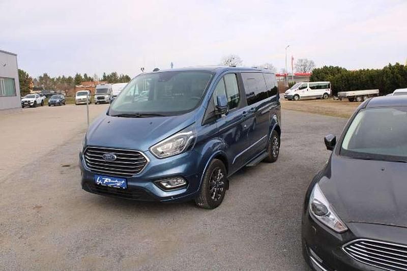 Gebraucht Ford Tourneo 150 PS (110 kW) 2022 Chromablau metallic Van / Kleinbus