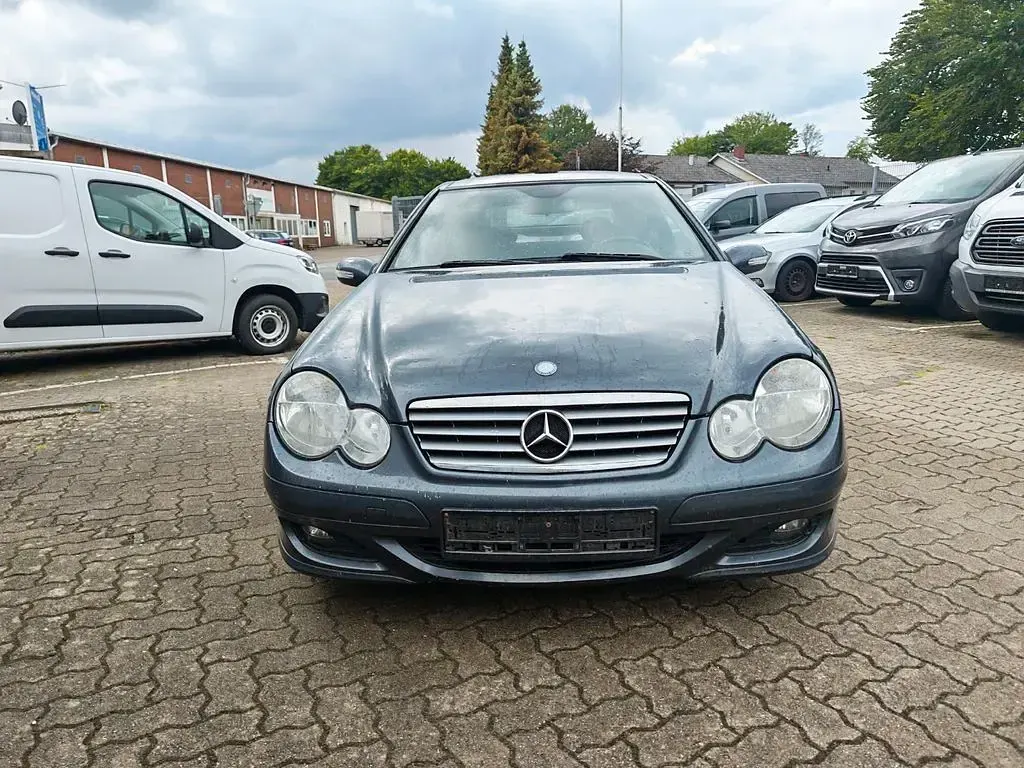 Gebraucht Mercedes C200 122 PS (89 kW) 2007 Grau Limousine