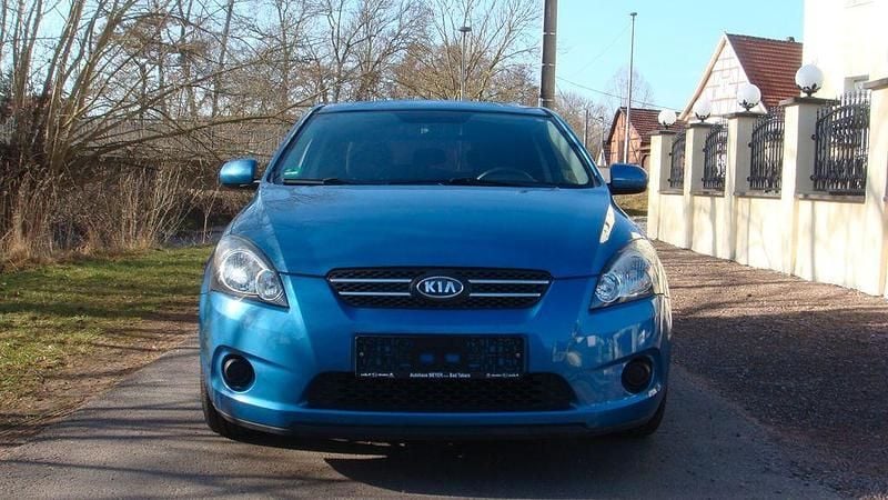 Gebraucht Kia ProCeed EX 126 PS (92 kW) 2008 Blau Kleinwagen