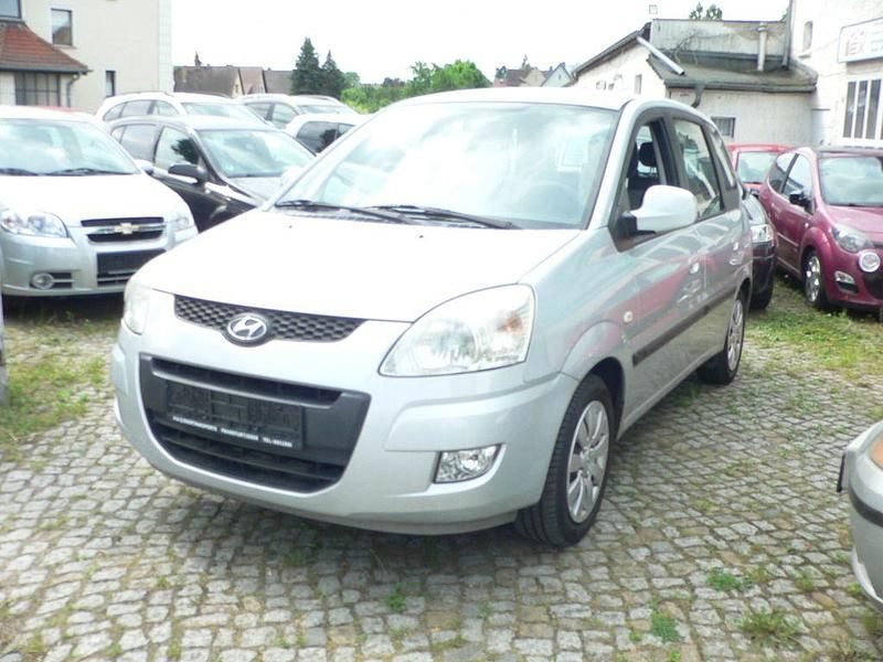 Gebraucht Hyundai Matrix Comfort 103 PS (75 kW) 2009 Silber Van / Kleinbus