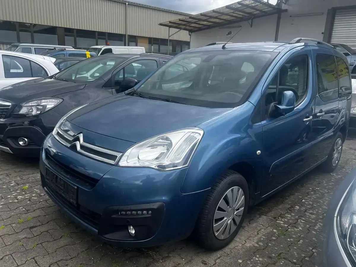 Gebraucht Citroën Berlingo SELECTION 120 PS (88 kW) 2015 Lackierung blau kyanos Van / Kleinbus