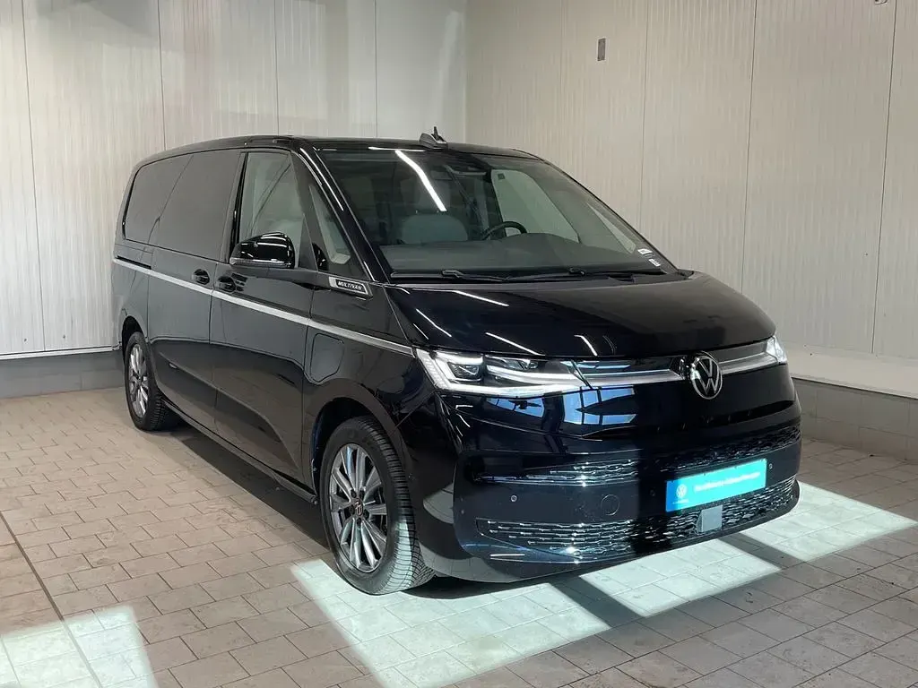 Gebraucht VW Multivan Style 177 PS (130 kW) 2025 Schwarz Van / Kleinbus